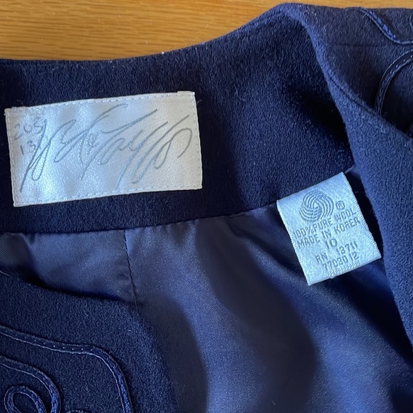 Lord & Taylor, 100% wool, navy, Bolero style jacket, no closures. Cropped. Lined - Picture 3 of 4